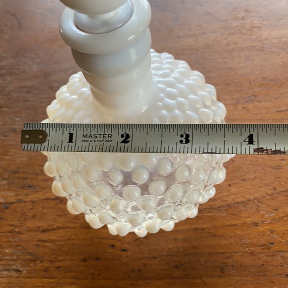 Vintage Fenton moonstone opalescent hobnail canister/perfume bottle with stopper - Picture 6 of 7